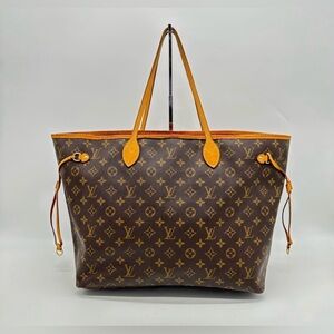 Louis Vuitton Monogram Canvas
NeverFull MM Tote Shoulder Bag